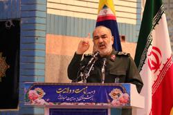 لباس خدمت بر تن کرده‌ایم تا آرزو‌های دشمنان را دفن کنیم