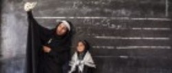 دختران جهادگر بسیجی ظرافت زنانه را با عزم انقلابی درآمیخته‌اند