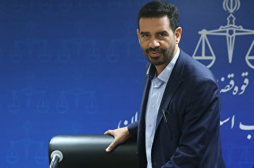 سوءاستفاده متهم اقتصادی از کلت کمری