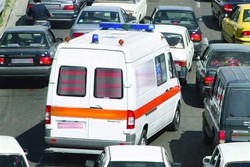 این آمبولانس حامل یک سلبریتی خوشحال است!