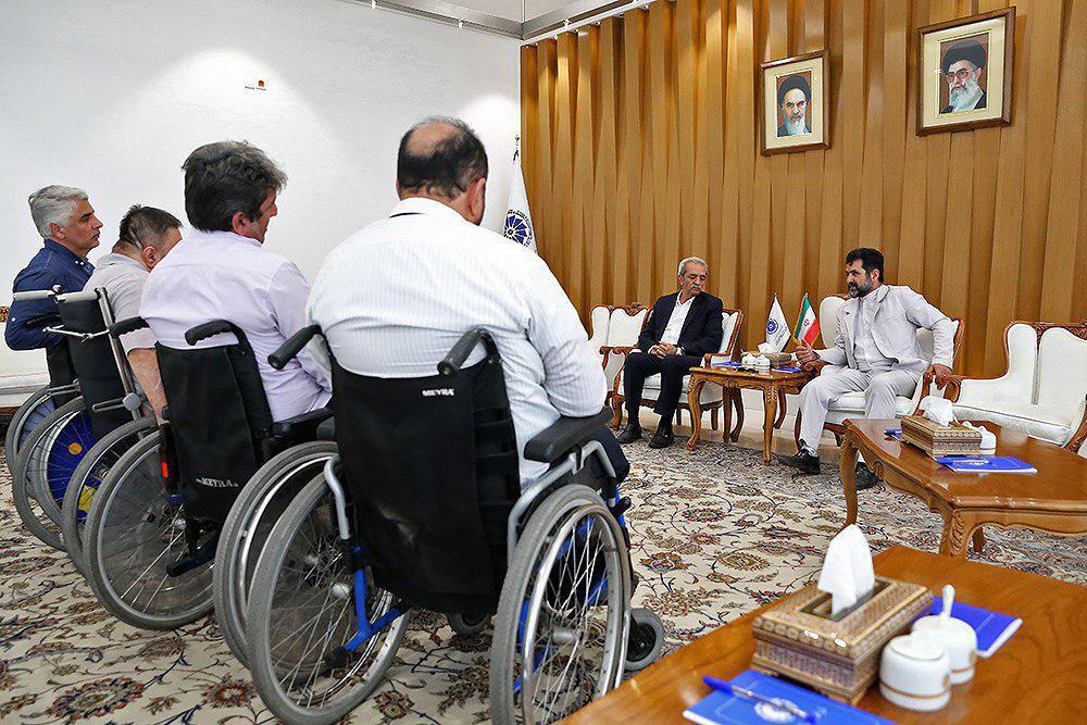 جانبازان کارآفرین با رئیس اتاق بازرگانی دیدار کردند جانبازان کارآفرین با رئیس اتاق بازرگانی دیدار کردند