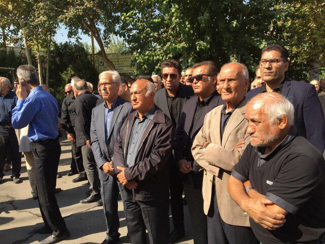 تشییع پیکر جعفر کاشانی در غیاب بازیکنان پرسپولیس+تصاویر
