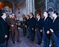 جنونِ تحمیل و سرکوب