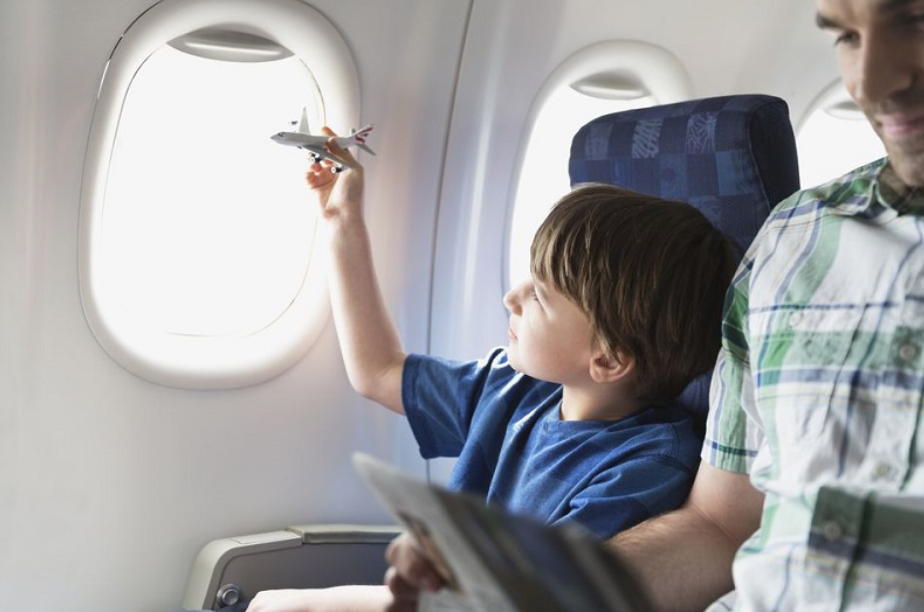 قوانین و شرایط مربوط به پرواز با هواپیما برای کودکان