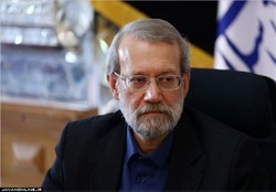 مجری تلویزیون از علی لاریجانی شکایت کرد