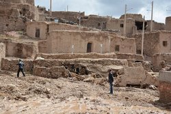  شيرگ آقا  زخم خورده از سيل، دلشکسته از وعده هاي مسئولان