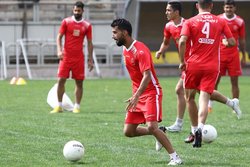 باشگاه پرسپولیس جدایی بشار رسن را رد کرد