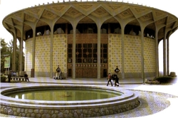 پوست‌اندازی مجموعه تئاتر شهر با همت و هنر ایرانی