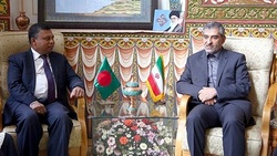 رهبران و مسئولان بنگلادش احترام خاصی به رهبر و مسئولان ایران دارند
