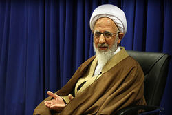 کسی که حسینی فکر می‌کند، آمریکا را تحمل نمی‌کند