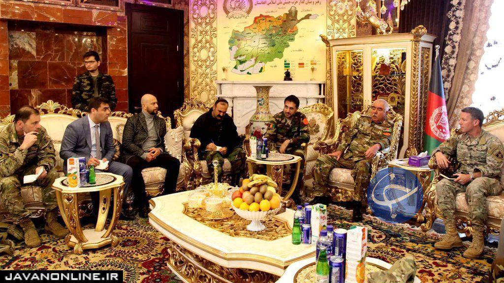 پذیرایی از ژنرال آمریکایی با آبمیوه ایرانی پذیرایی از ژنرال آمریکایی با آبمیوه ایرانی