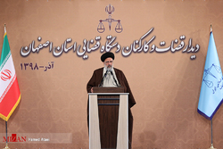 تفکیک اعتراض از اغتشاش و جرم سیاسی از امنیتی