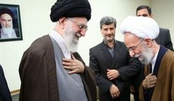 رهبر انقلاب سحرگاه شنبه بر پیکر علامه مصباح یزدی اقامه نماز کردند