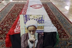 مراسم تشییع پیکر آیت‌الله محمدتقی مصباح یزدی در حرم رضوی برگزار شد