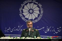 نهضت کمک‌رسانی در ایام کرونا به دستور رهبری در حال انجام است