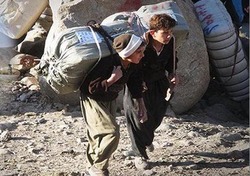 کوله هایی پر از تریاک در بیابان ایستگاه بازرسی شهید  امامی 