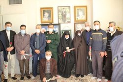 مسئولان کرجی با خانواده شهید تازه شناسایی شده دیدار کردند