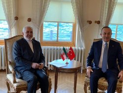 ظریف با وزیر خارجه ترکیه دیدار و گفتگو کرد