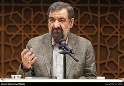 ریل انحرافات سیاسی در دهه دوم تا چهارم ایجاد شد