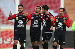سپاهان برای استقلال باخت!
 پرسپولیس به یاد میناوند برد