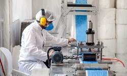 خط تولید تمام اتوماتیک ایرانی تولید ماسک های N95 در دانشگاه صنعتی اصفهان افتتاح شد