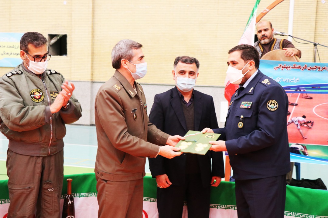 مروجین فرهنگ پهلوانی در باشگاه عقاب نیروی هوایی ارتش تجلیل شدند مروجین فرهنگ پهلوانی در باشگاه عقاب نیروی هوایی ارتش تجلیل شدند