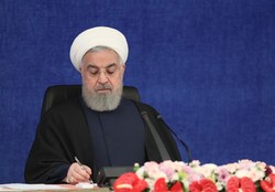روحانی: دولت آمریکا اشتباهات دولت آن دیوانه را جبران کند