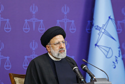 مسئولان در جلسات خوش و‌بش می‌کنند در تریبون‌ها دعوا!