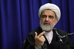 حضرت آیت الله خامنه‌ای احیاگر جایگاه رفیع قرآن کریم در کشور هستند