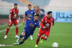 از سوت‌های اشتباه تا اوج‌گیری سپاهان و پرسپولیس و سقوط استقلال