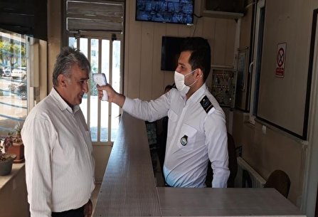 بسته های آموزشی و تهیه و توزیع اقلام و تجهیزات بهداشتی بین پرسنل