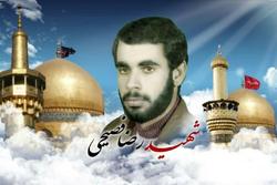 شهید دستجردی تصویر امام را روی تانک صهیونیست‌ها چسباند!