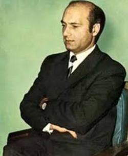 مراسم سالگرد درگذشت دکتر شریعتی در داورزن برگزار شد