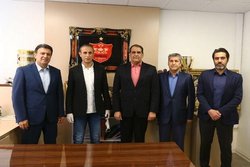 نشست سه‌جانبه در باشگاه پرسپولیس با حضور یحیی گل محمدی