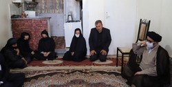 تکریم از خانواده کارگر کارخانه ماشین‌سازی با حضور امام جمعه تبریز