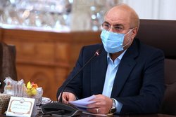 باید اقتصاد را از وابستگی به نفت نجات داد