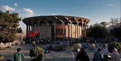 عقب گرد هنرمندان از اجرای نمایش درسالن ها