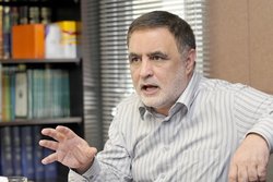 تقویت کارآمدی نظام باعث شکست جریان «تحریف» می‌شود