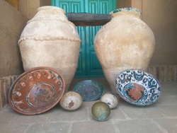 اهداء ۹ شئ تاریخی به خانه موزه قرائى رشتخوار
