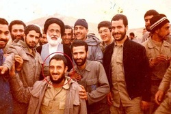 تنها یادگاری پدر تکه پوتین دوست شهیدش بود