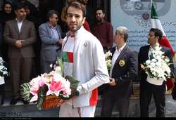 خادم نیازمندان هستیم