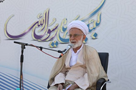 دنیای اسلام باید علیه توطئه‌های دشمنان با قدرت ایستادگی کند