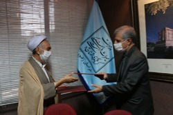 تبادل تفاهم‌نامه همکاری با ستاد اقامه نماز استان خراسان رضوی امضا