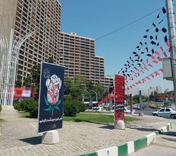 اکران پیام‌های عاشورایی در معابر و بزرگراه‌های منطقه ۲