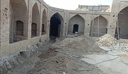 کاروانسرای شاه عباسی ورزنه بازسازی می‌شود