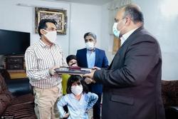 تقدیر شهردار مشهد از پاکبان فداکار
