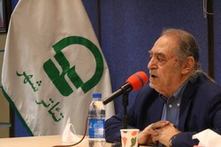 دفاع مقدس عرصه بی‌پایانی برای ساخت اثر هنری است