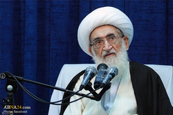 اینکه تمام مشکلات را به گردن تحریم بگذاریم امری خلاف واقع است