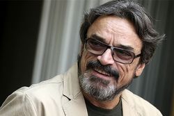 حسین علیزاده: این روز‌ها باید به موسیقی فاخر پناهنده شد