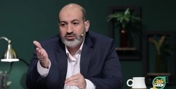 کسی که مدعی است می‌تواند آمریکا را برای رفع تحریم‌ها قانع ‌کند با جامعه صادق نیست